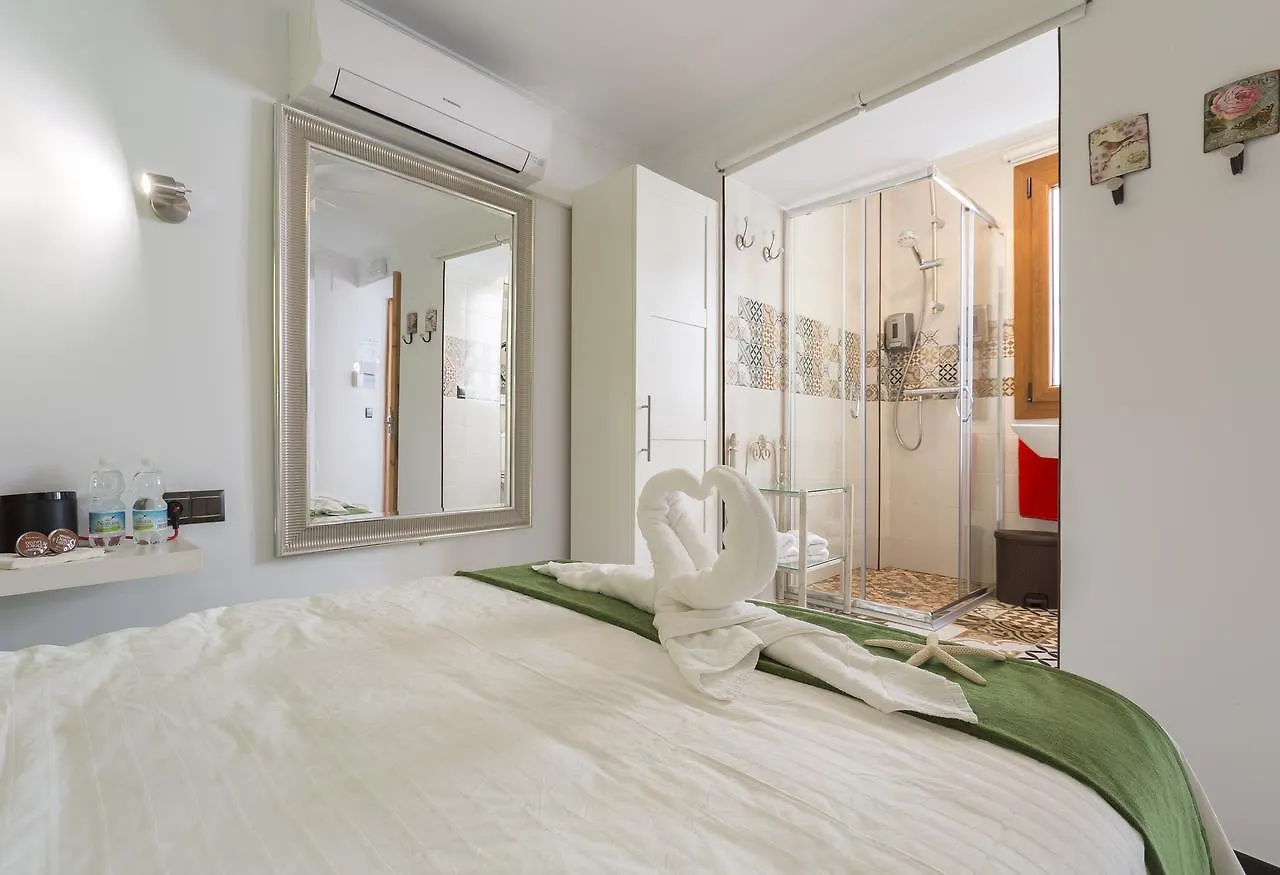 Salamandra Plaza Competa Bed & Breakfast