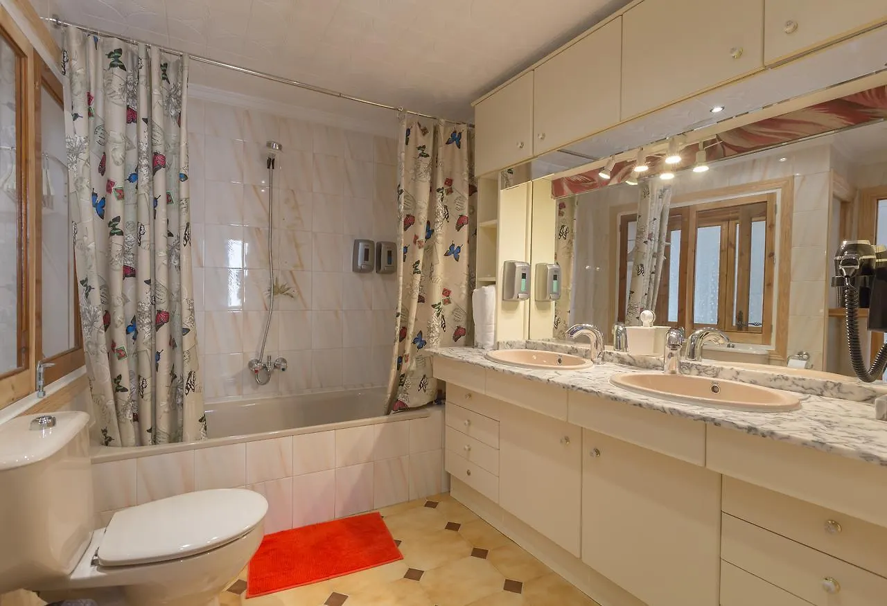 ** Bed & Breakfast Salamandra Plaza Cómpeta Spanien